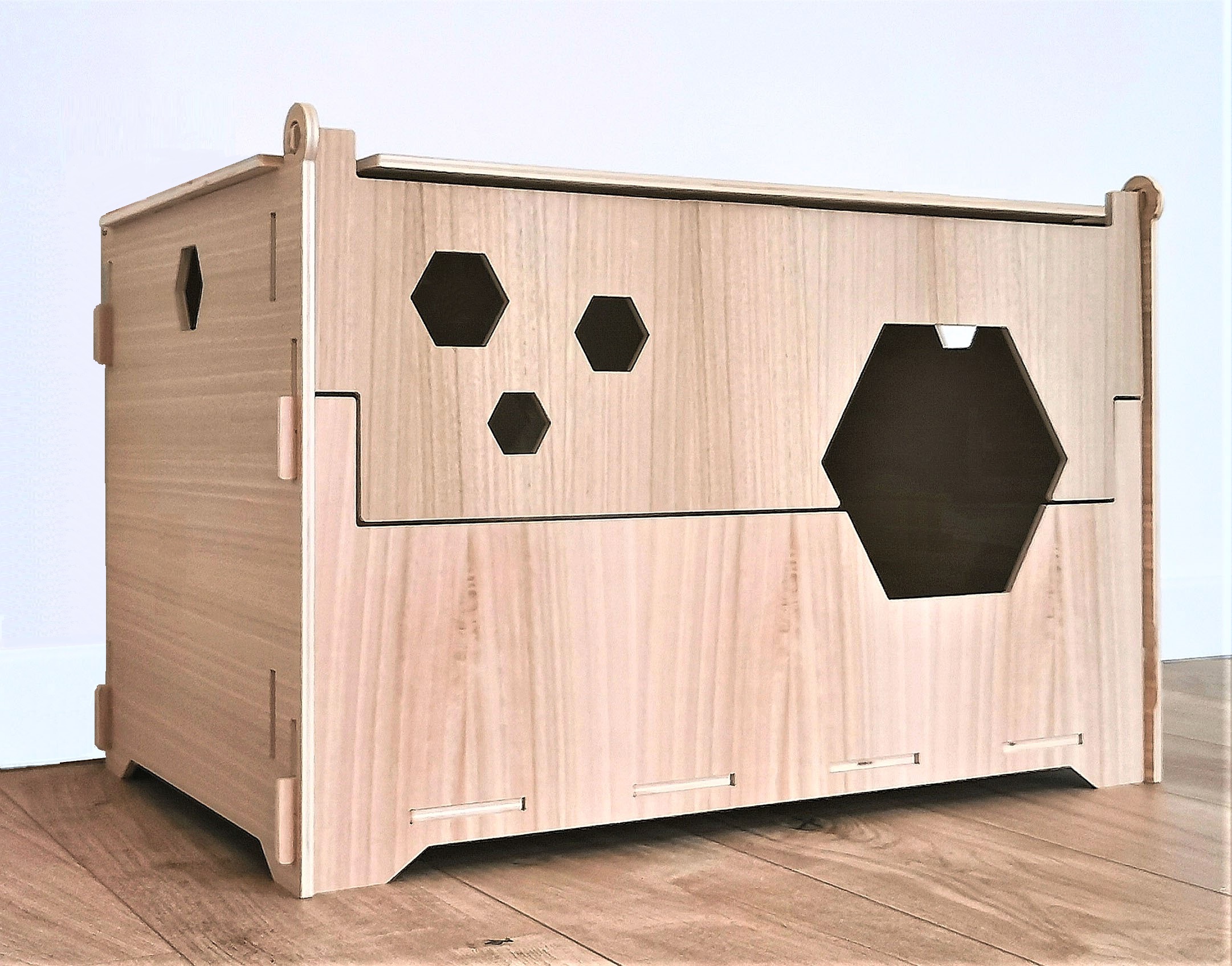 Caisse de mise bas chat "Hexagone" de Côté KUBE vue 1
